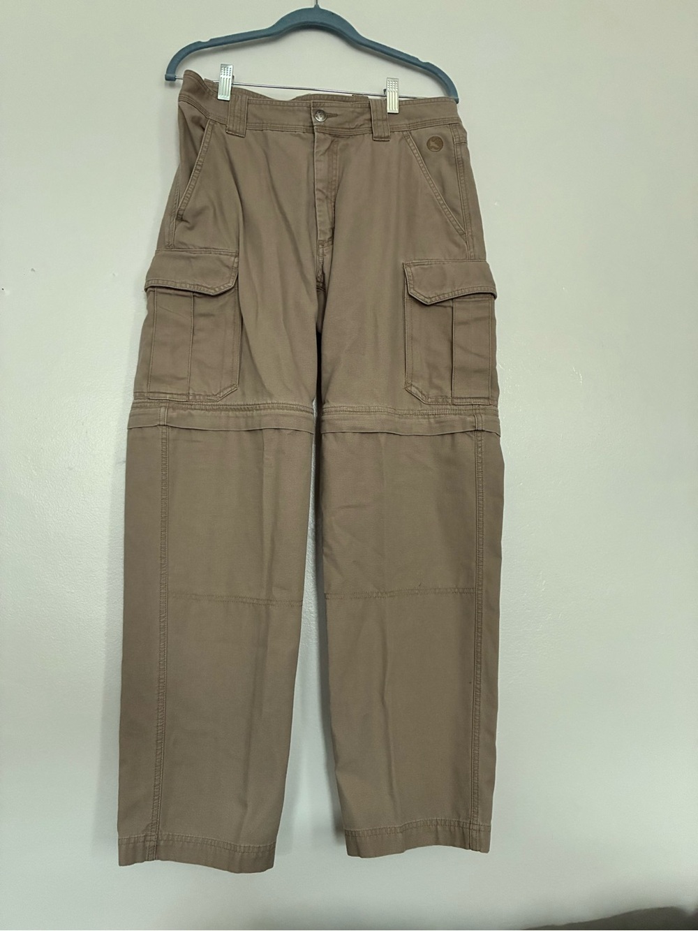 Guide Series Tan cargo pants with multiple pockets